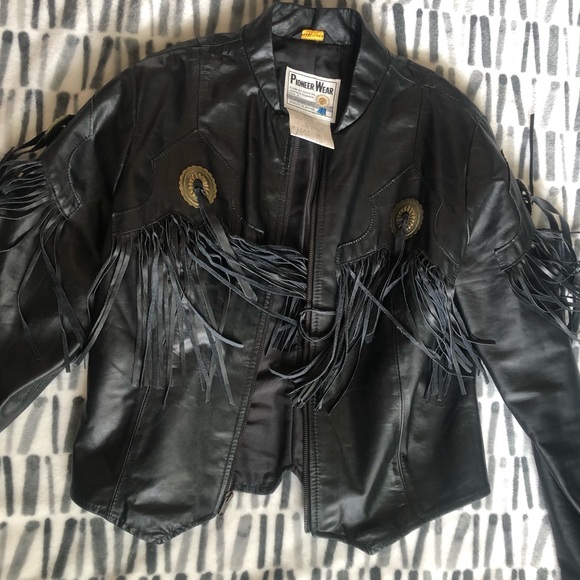 Vintage Pioneer Wear Western Fringe Leather Jacket - Picture 5 of 9